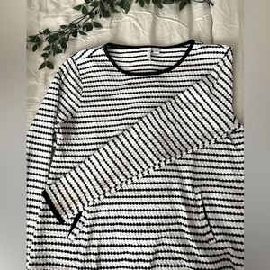 2-pocket Pullover Top